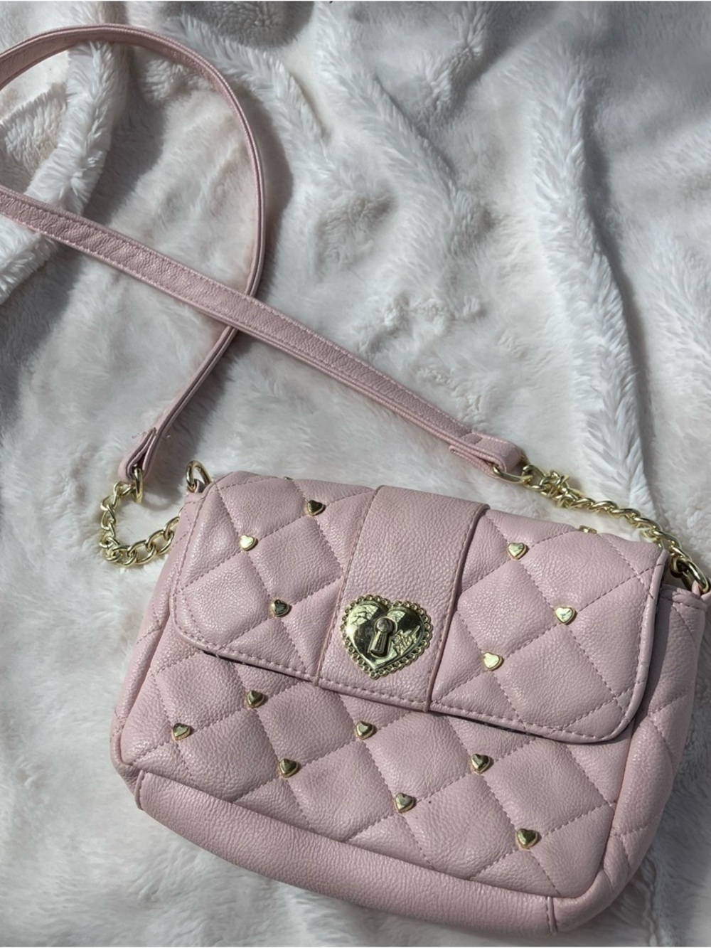 Betsy Johnson, pink quilted Crossbody purse with gold hearts